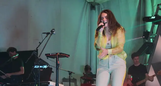 Francesca Michielin in concerto a Quartu: un vulcano di vibrazioni