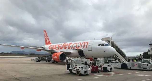 Decollato il primo collegamento Easyjet Alghero – Napoli