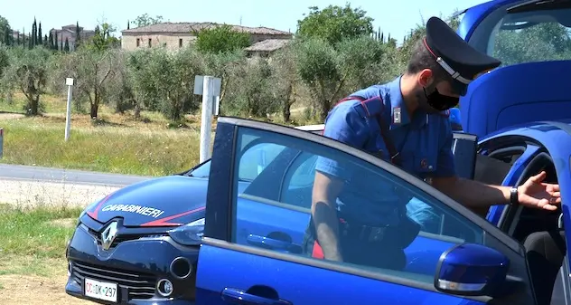 Sant’Antioco. Con l’auto contro il guard rail: alla guida era sotto l’effetto di alcol e droga