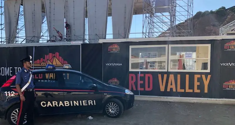 Controlli durante il Red Valley: denunciato bagnino con l’accusa di spaccio