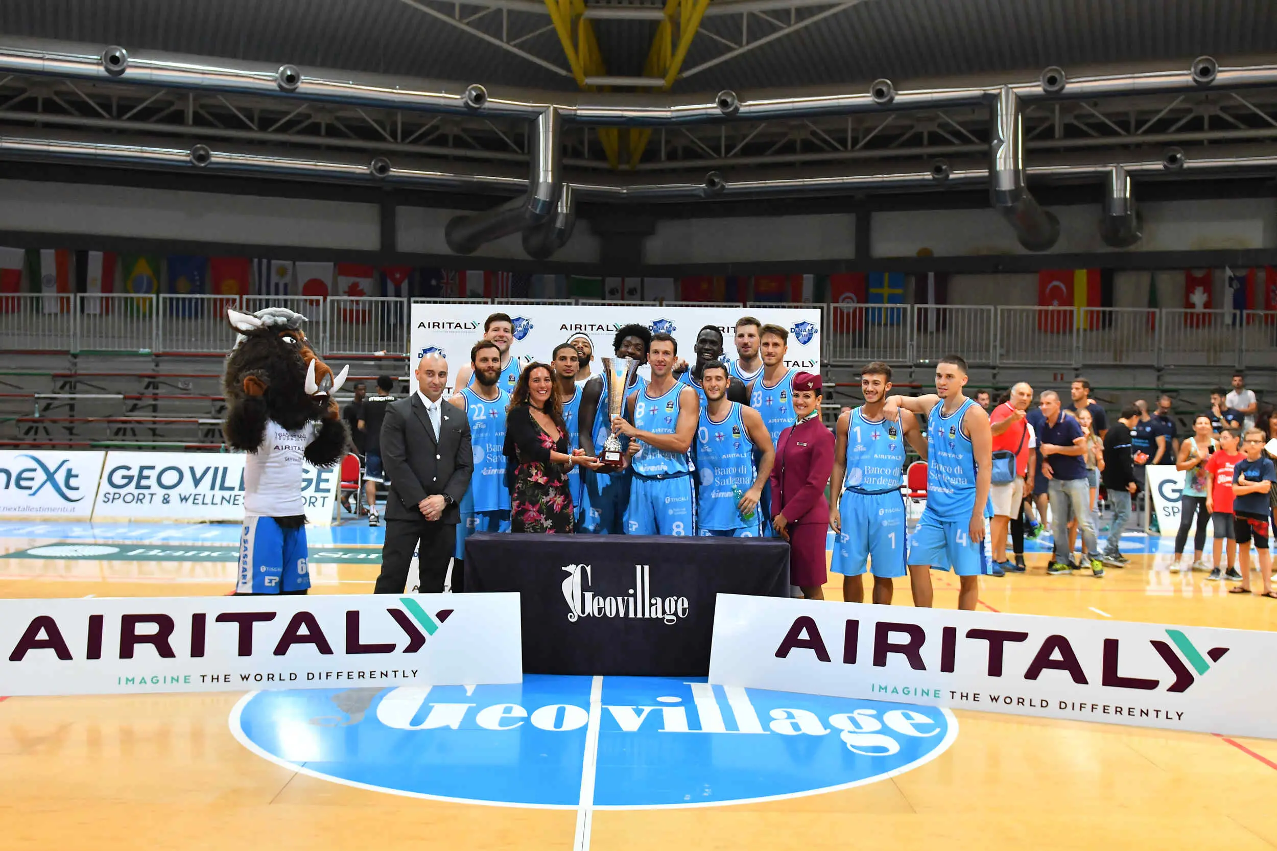 Premiazione Vincitrice Banco di Sardegna Dinamo Sassari\\rBanco di Sardegna Dinamo Sassari - Sidigas Scandone Avellino\\r1\\u00B0 Torneo AirItaly - Finale\\rOlbia Geovillage, 02/09/2018\\rFoto L.Canu / Ciamillo-Castoria
