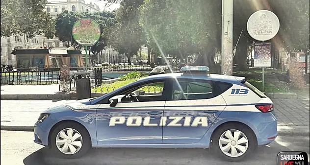 Ruba la borsetta ad una donna e aggredisce poliziotti: nei guai un extracomunitario