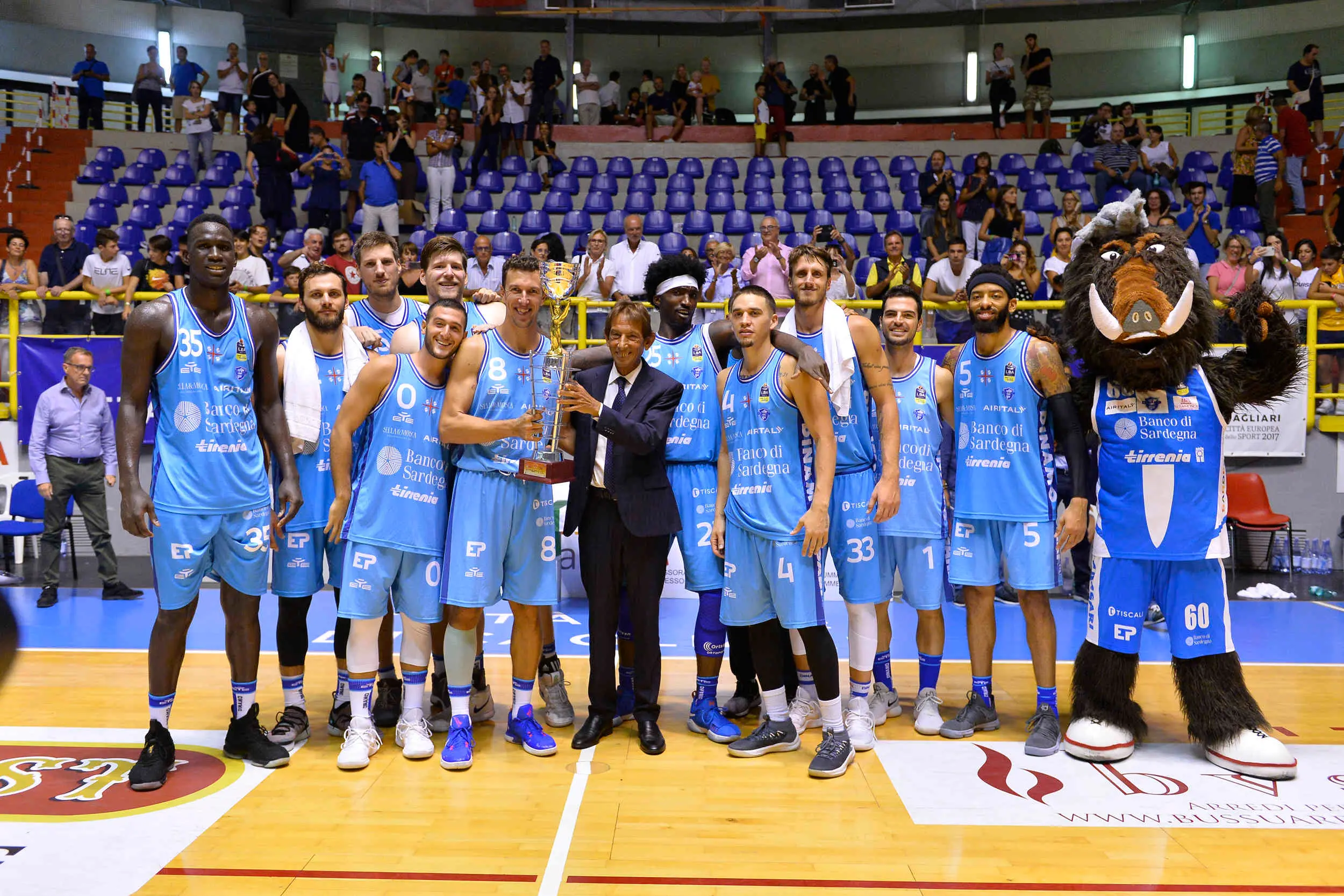 Team Banco di Sardegna Dinamo Sassari Premiazione\\rBanco di Sardegna Dinamo Sassari - CSP Limoges\\r8\\u00B0 International Tournament City of Cagliari - Finale\\rCagliari, 16/09/2018\\rFoto L.Canu / Ciamillo-Castoria