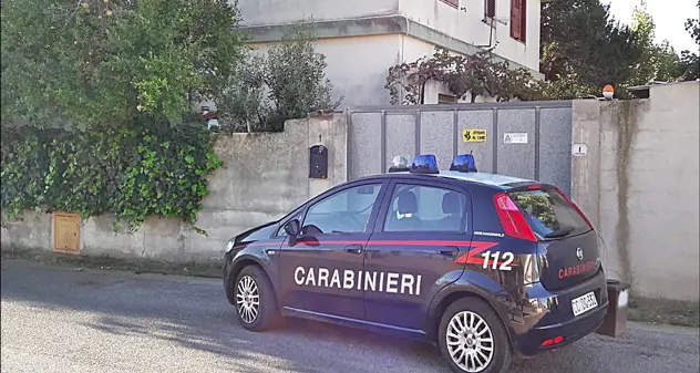 Furto di corrente e allacci abusivi in casa, nei guai due fratelli