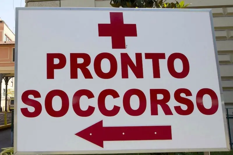 Sospetta intossicazione alimentare dopo la cena di Natale, muore anche la madre