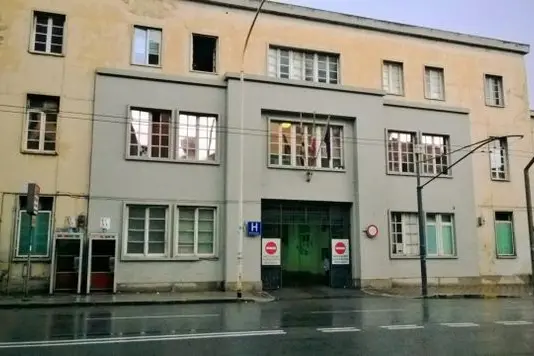 Cagliari, tentata evasione al Santissima Trinità: detenuto bloccato da agenti penitenziari