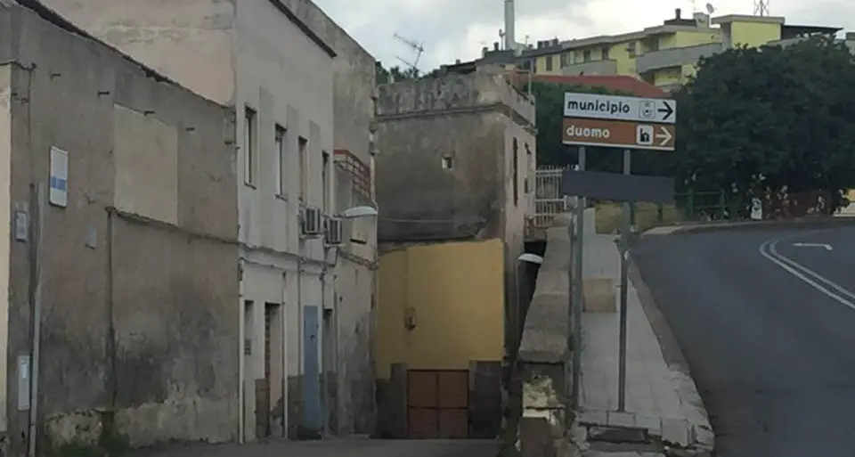 “Tana di Lu Mazzoni”. Alivesi: «Presenteremo un’interpellanza al Sindaco»