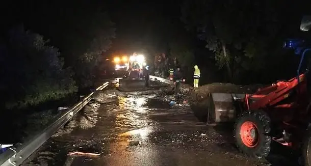 Uta conta i danni, distrutta viabilità