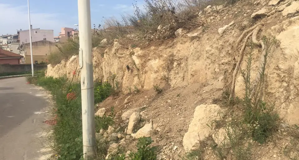Via Monte Attentu. Alivesi: «I residenti chiedono aiuto per pericoli di frane e smottamenti»