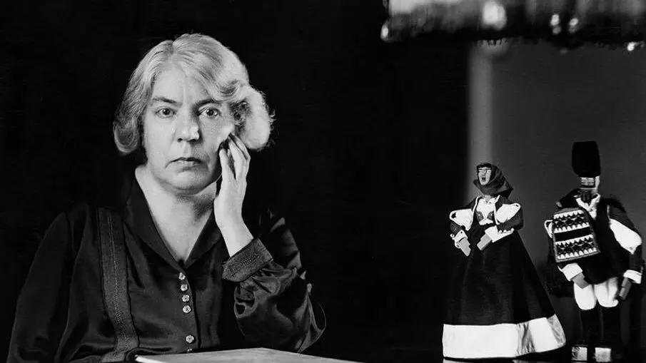 Verso il centenario del Nobel, la Regione omaggia le scuole con le opere di Grazia Deledda