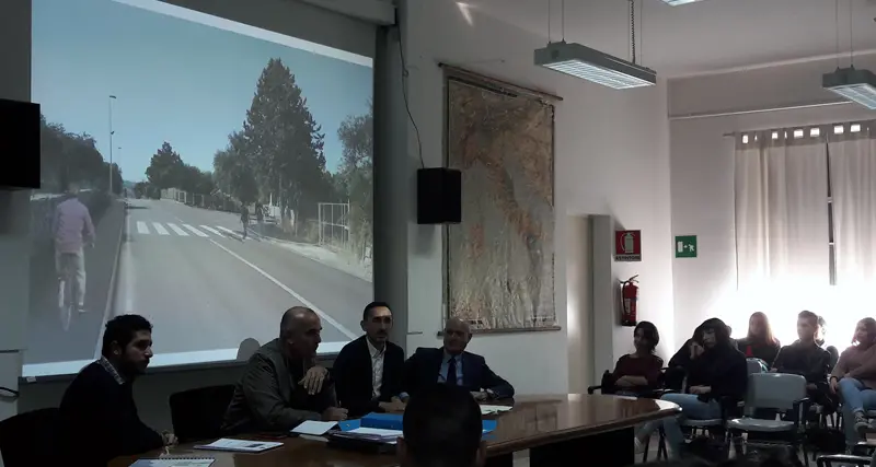 Nuovo marciapiede in via Milano: presentato il progetto