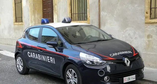 Colpi di balestra contro abitazione, arrestato 37enne