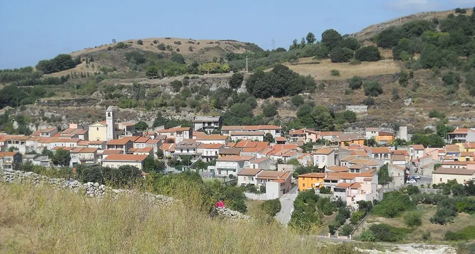 Al monastero di San Pietro di Sorres si parla di Autonomie locali