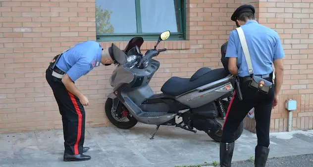 Trovato con uno scooter rubato a Quartu: nei guai 18enne di Maracalagonis