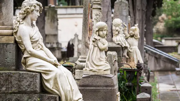 Pulizia straordinaria a Cagliari: chiusura prolungata per il Cimitero di Bonaria