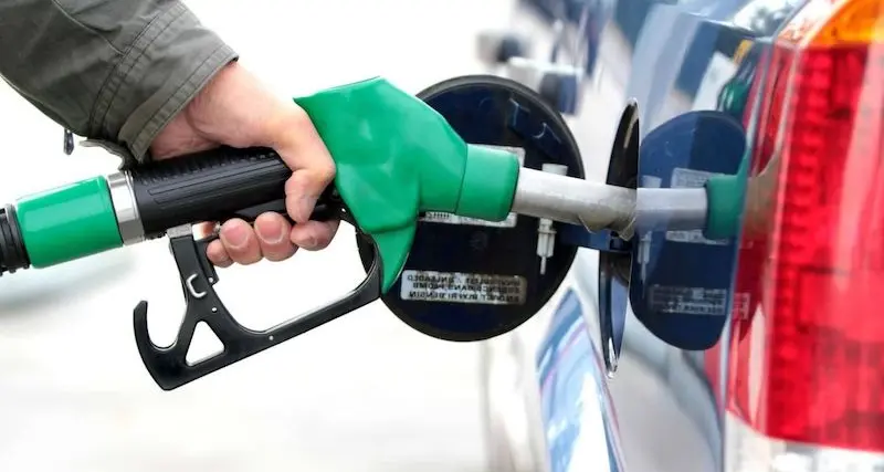 Benzina verde a 1,6 euro, il massimo da quasi due anni