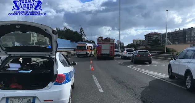 Cagliari. Tamponamento sull'asse mediano: due persone all'ospedale