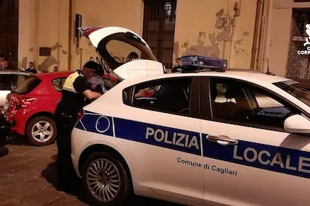 Cagliari. Rinforzati i controlli della polizia municipale: multe a 2 locali