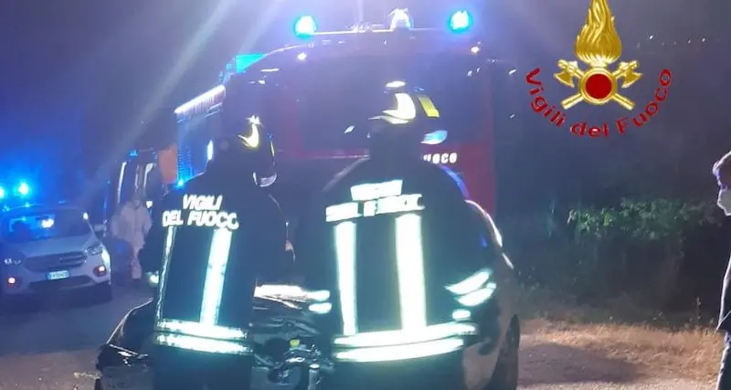 Perde il controllo dell’auto che si ribalta più volte: 42enne trasportato in ospedale in codice rosso
