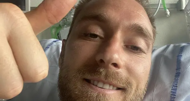 Selfie dall’ospedale, Christian Eriksen: “Sto bene. Grazie a tutti”