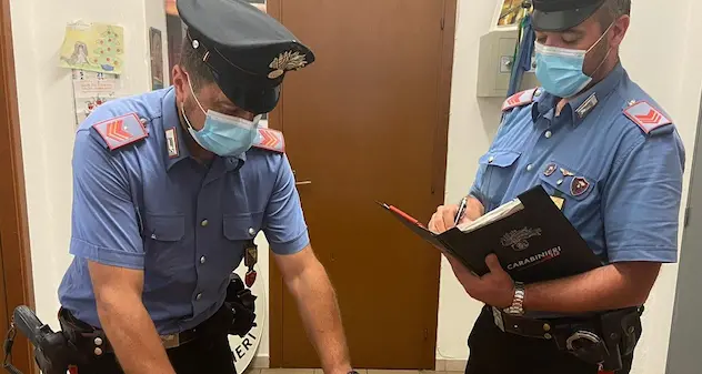 Tortolì. Ubriaco in giro con un machete: denunciato