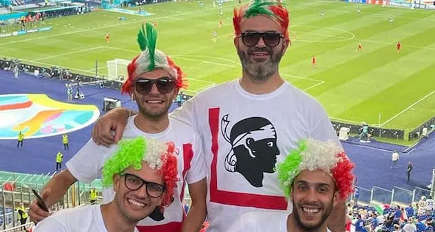 Europei. La bandiera dei 4 mori vietata allo stadio: la foto pubblicata da Susanna Musanti diventa virale