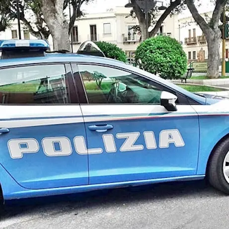 At furau unu furgone e s’est ughiu , perehulu in sos haminos de Hasteddu