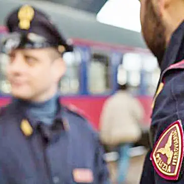 Rapina e violenta una 74enne: arrestato un giovane a Pistoia