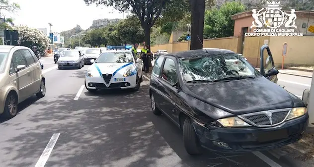 Cagliari, 89enne investe una giovane coppia al Poetto: sono gravi