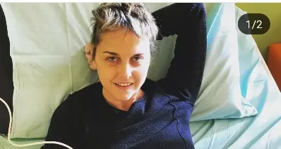 Gli auguri di Nadia Toffa durante la seduta di chemioterapia
