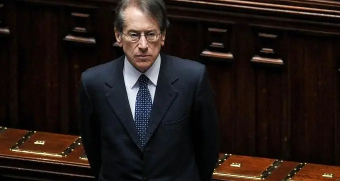 “Bomba” al Governo, il ministro degli Esteri Terzi si dimette.