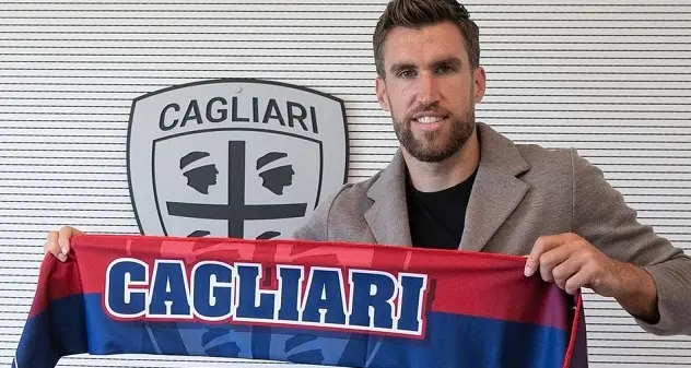 Cagliari, arriva Strootman. L'annuncio con \"Kevin!\" di \"Mamma ho perso l'aereo\"