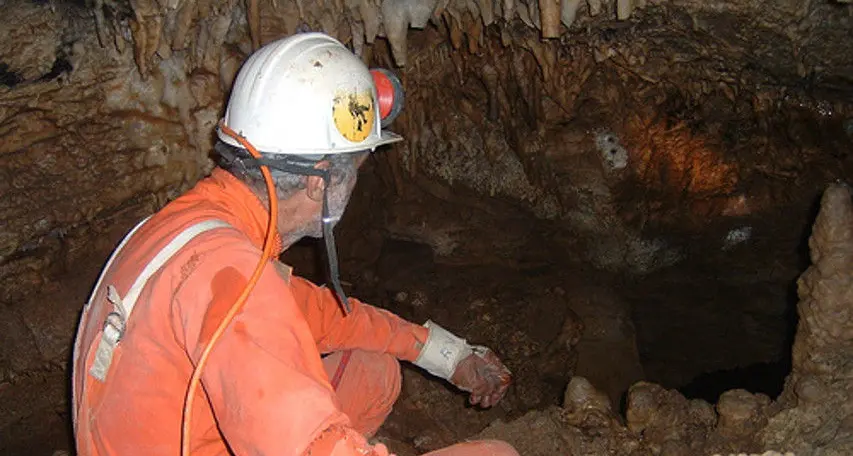 Tragedia nel Sulcis. Speleologo colpito da un masso muore in grotta