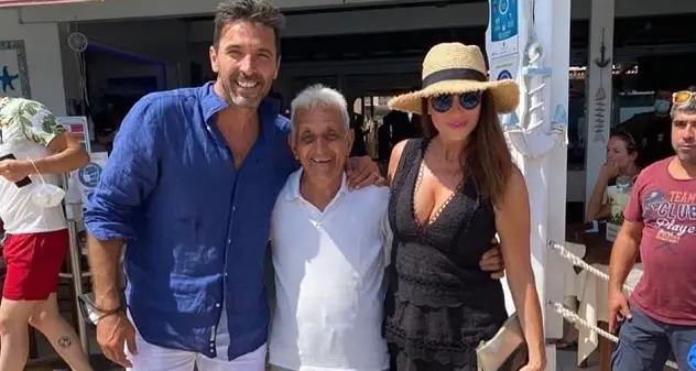 Buffon, vacanze in Sardegna: \"Ad ognuno il suo re, a Tavolara il suo Tonino!\"