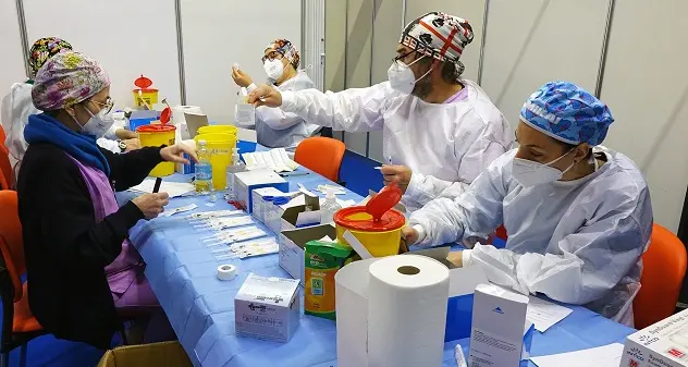 Vaccini a over 60 in Sardegna: ancora in tanti senza neanche la prima dose