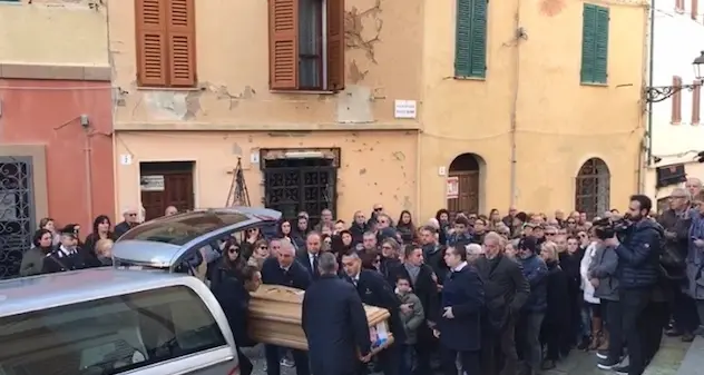 Uccisa dal marito. L'addio struggente a Michela Fiori