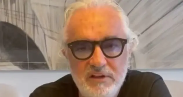 Briatore: \"Stadi aperti e piazze affollate, ma discoteche chiuse: protestiamo\"