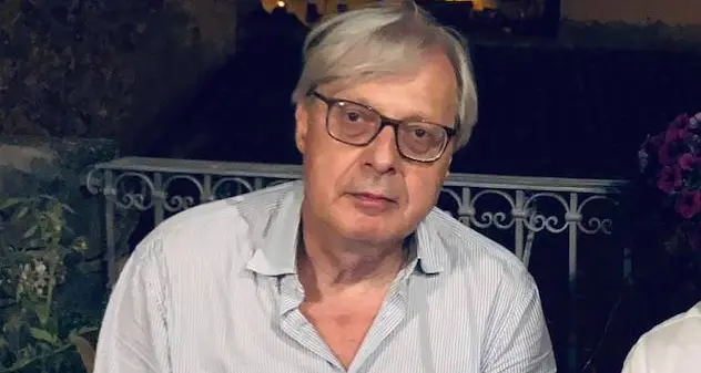 Europei. Sgarbi: \"No all'Italia in ginocchio, è un atto servile\"
