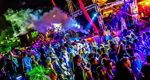 Covid. Il gestore di 'Musica' a Riccione: \"Domani apro come bar, così faccio ballare senza regole\"