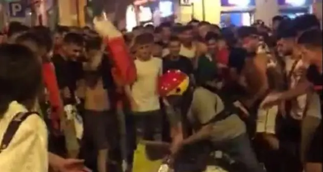 Rider aggredito durante festeggiamenti per l'Italia. Denunciati due ultras del Cagliari