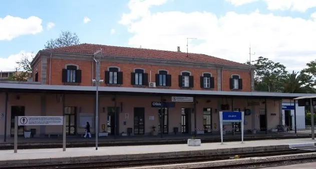 Bagaglio sospetto alla stazione di Olbia: intervengono gli artificieri