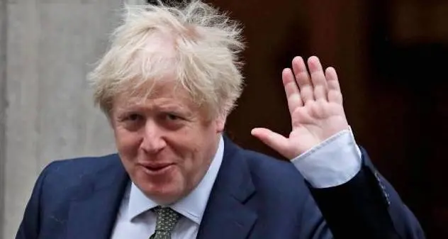 Uk. Boris Johnson non si isola dopo contatto positivo