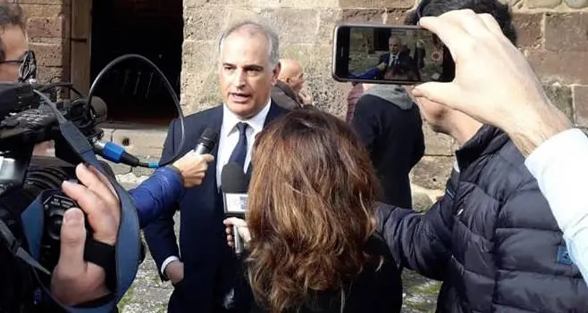 Continuità territoriale. Mauro Pili: «Alitalia e compagni ricattano la Sardegna»