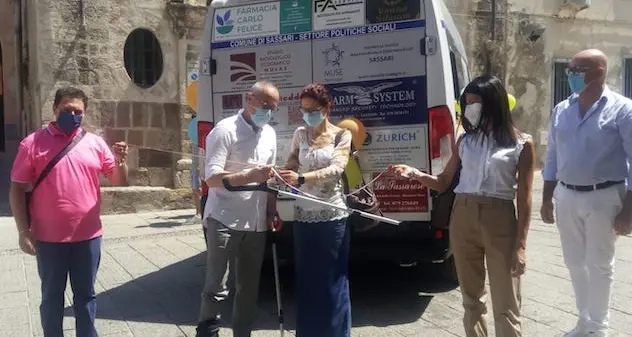 Sassari. Un nuovo mini-bus per anziani e persone con disabilità