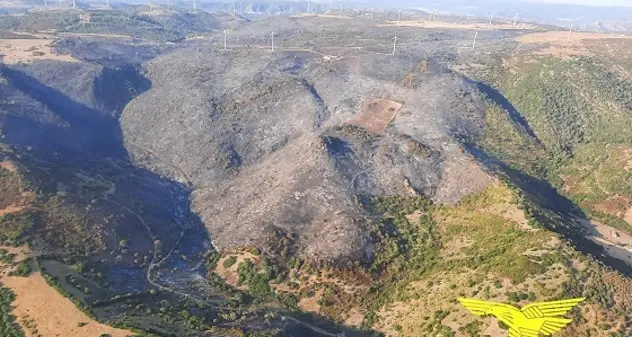 Sono 17 gli incendi divampati in Sardegna. In azione anche 3 Canadair