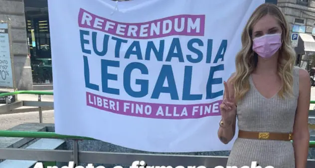 Eutanasia legale, Ferragni e Fedez firmano per il referendum