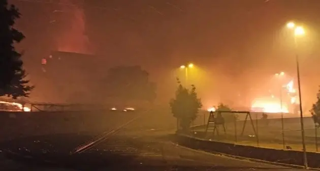 Notte di paura a Cuglieri, rogo raggiunge centro abitato: evacuate 200 persone