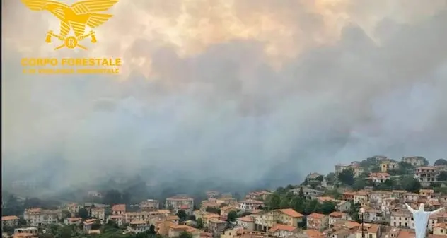 Rogo nell’Oristanese: fiamme attive a Santu Lussurgiu e Suni