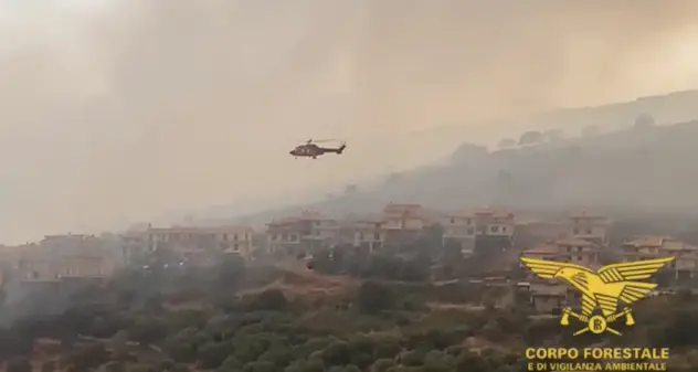 Incendi nell’Oristanese: la Sardegna brucia da almeno 60 ore