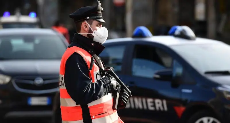 Fermato con marijuana e un coltello multiuso viene denunciato dai Carabinieri